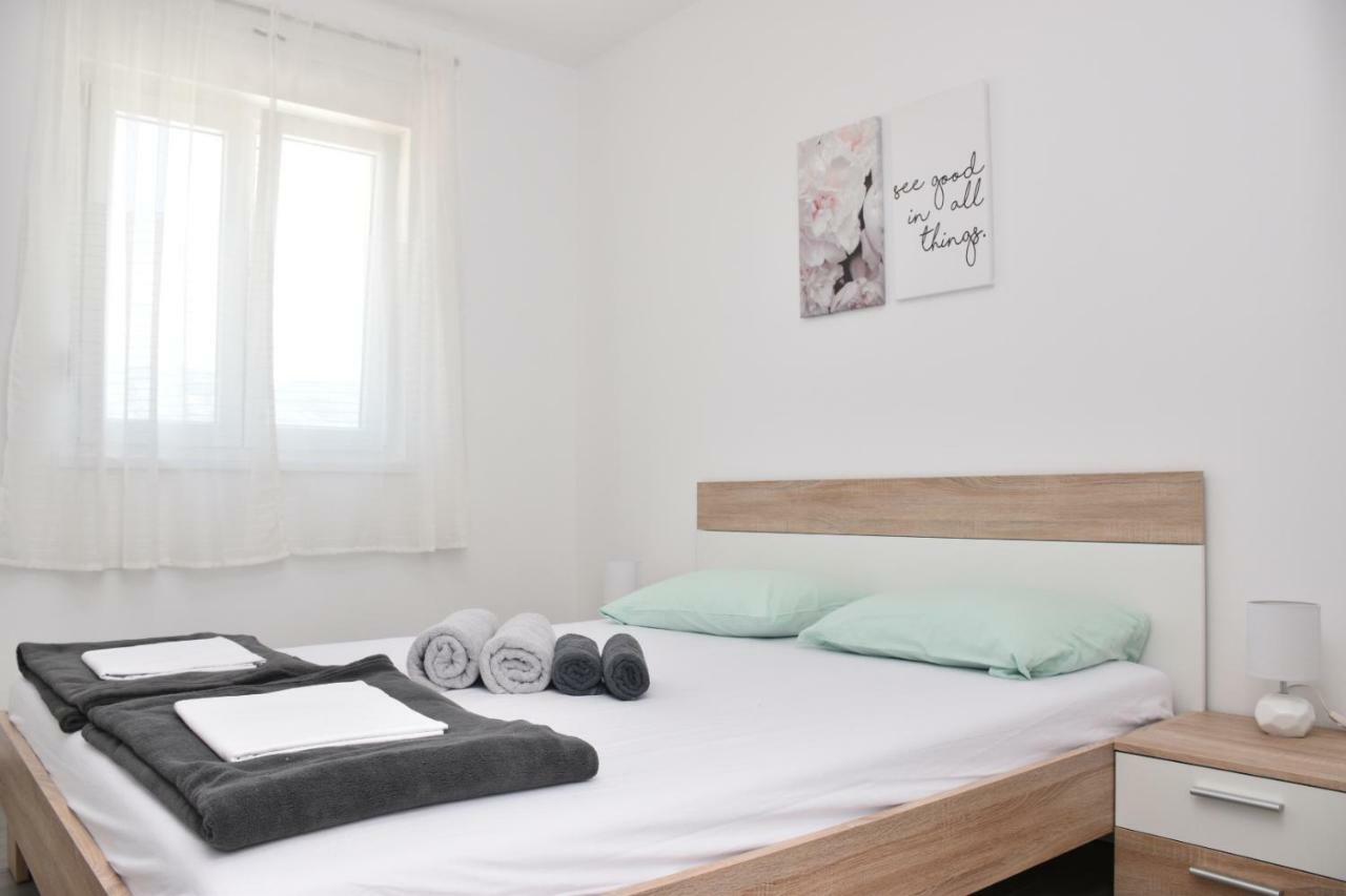 Apartments Mino Ražanac Zewnętrze zdjęcie
