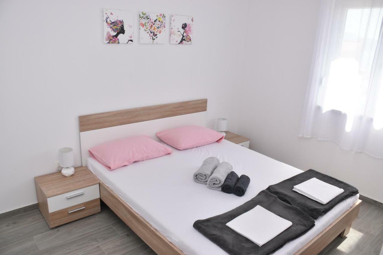 Apartments Mino Ražanac Zewnętrze zdjęcie