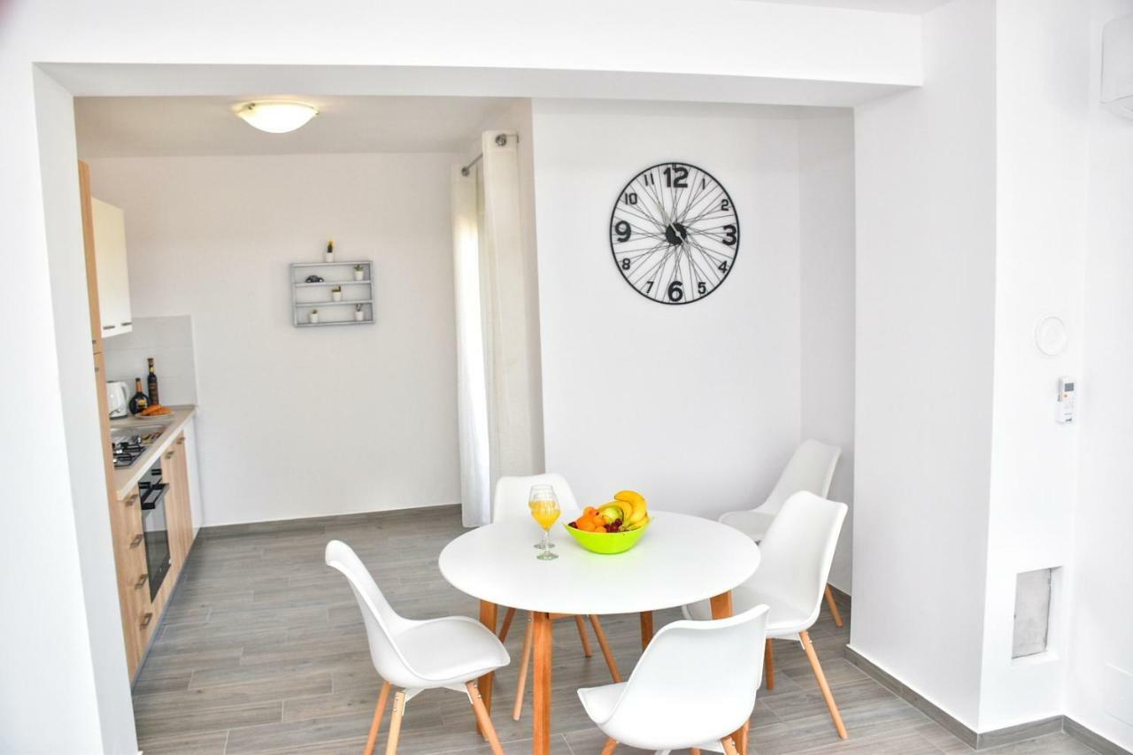 Apartments Mino Ražanac Zewnętrze zdjęcie
